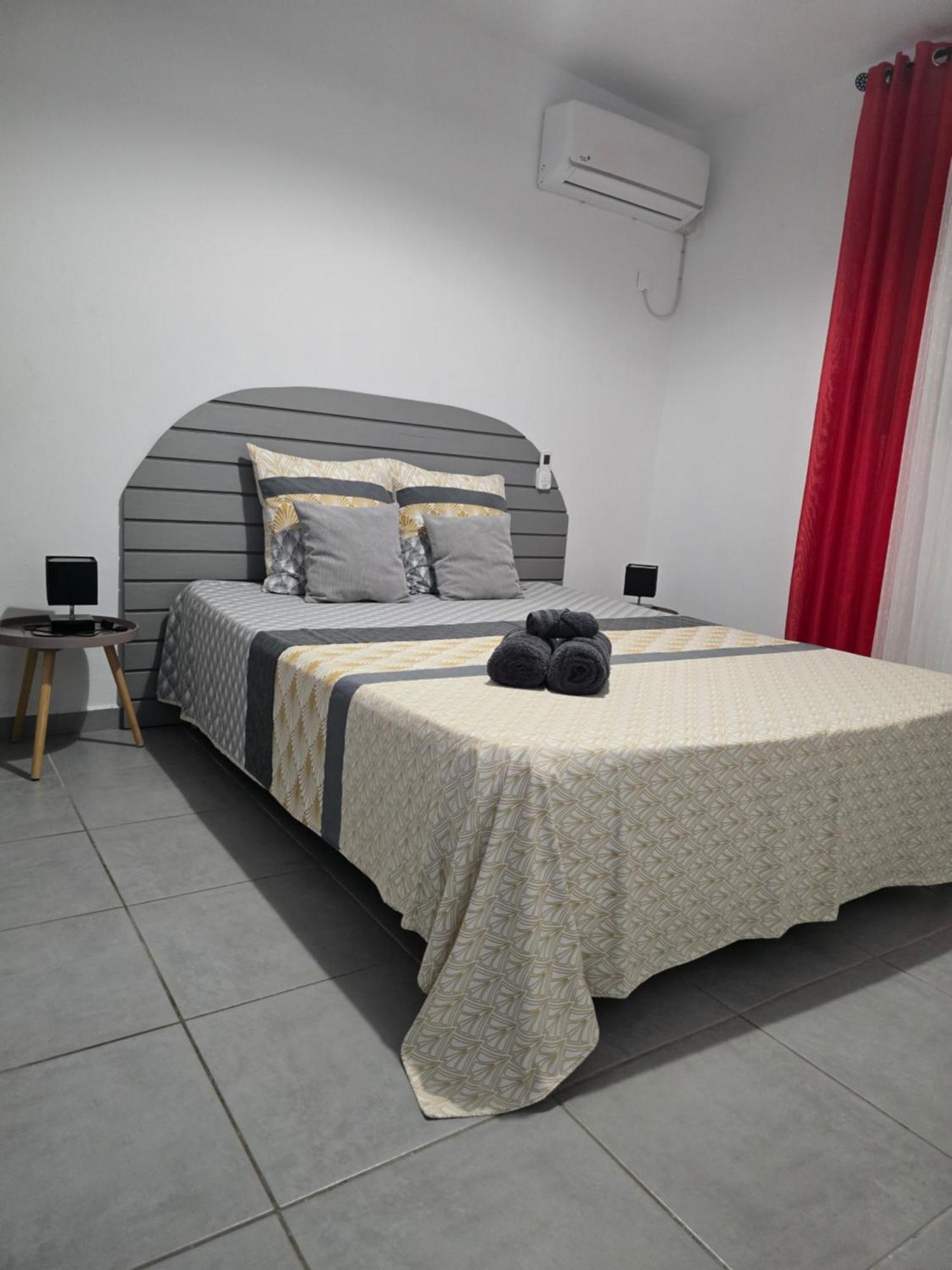 Maison Laurencia - Appartement De L'Etage Сент-Анн Экстерьер фото