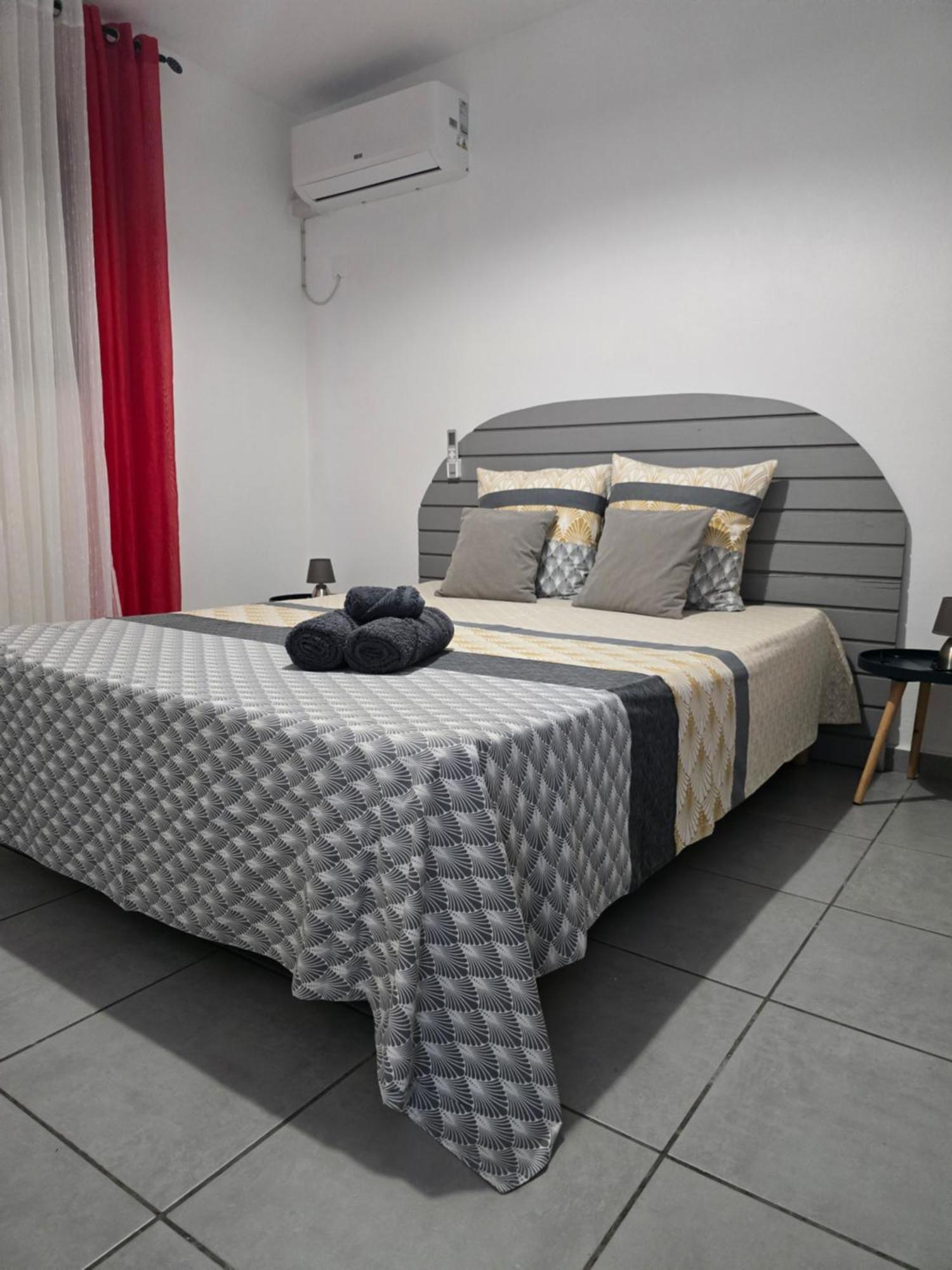 Maison Laurencia - Appartement De L'Etage Сент-Анн Экстерьер фото